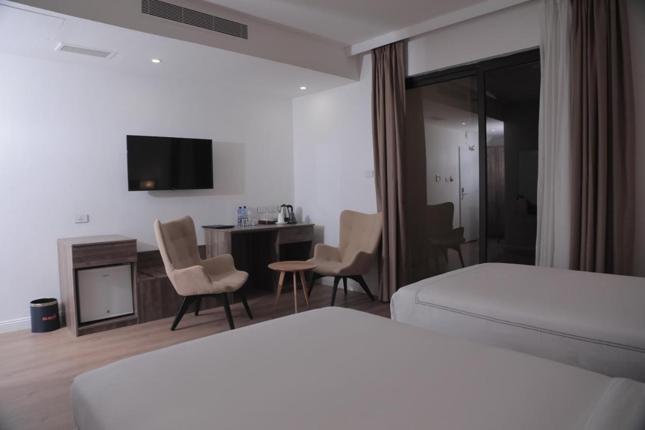 Elmos Hotel Addis Abeba Buitenkant foto