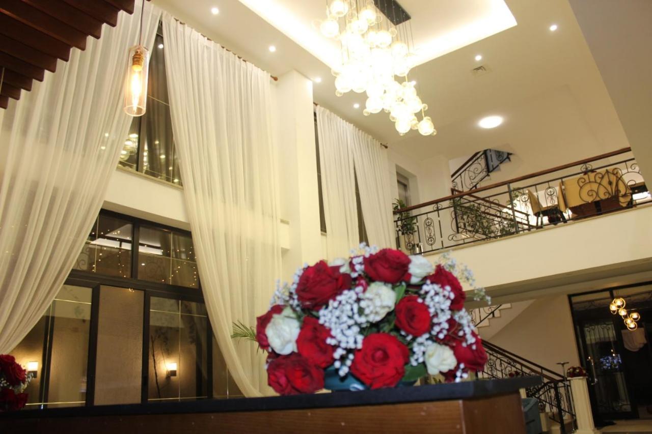 Elmos Hotel Addis Abeba Buitenkant foto
