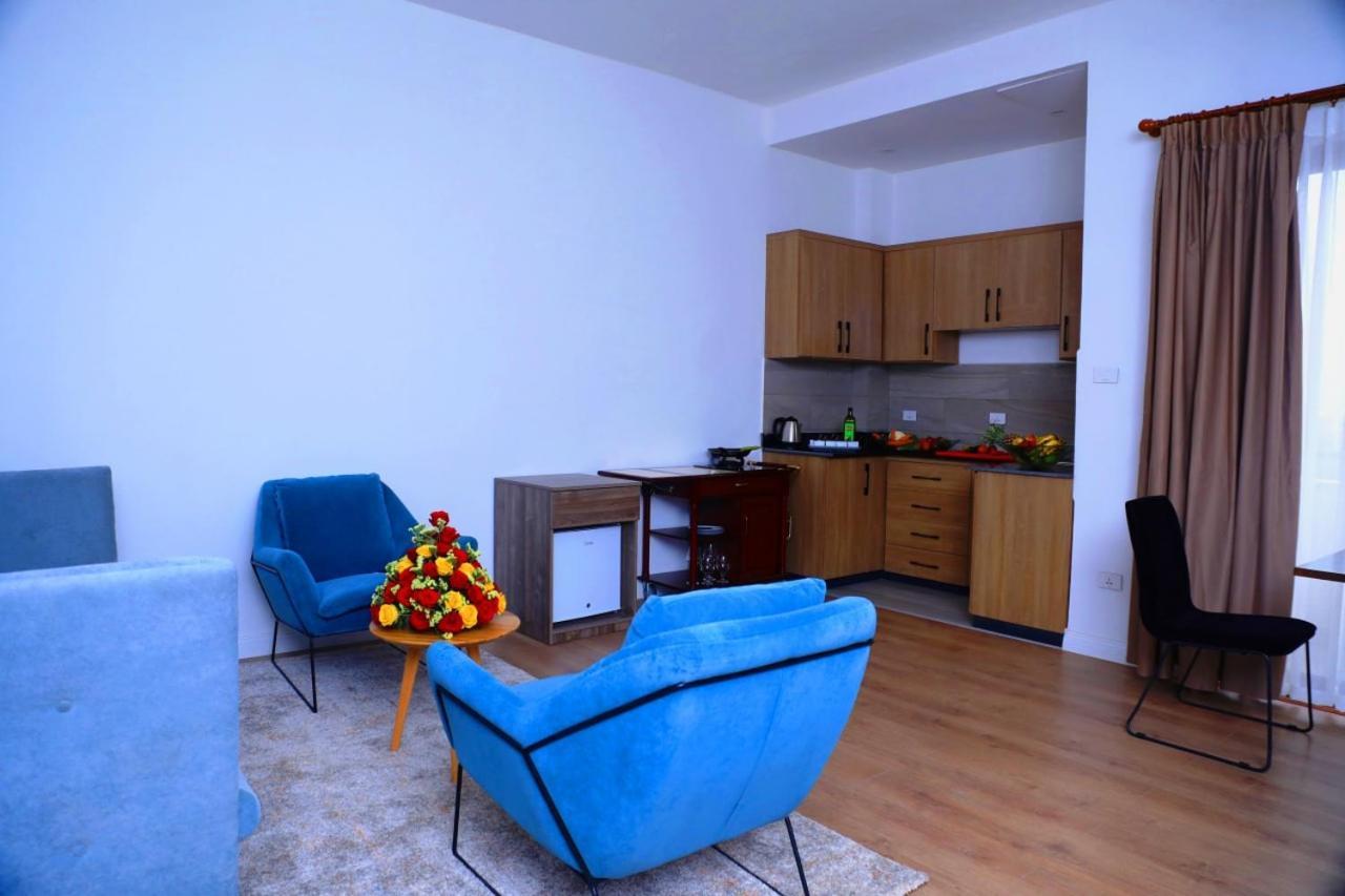 Elmos Hotel Addis Abeba Buitenkant foto