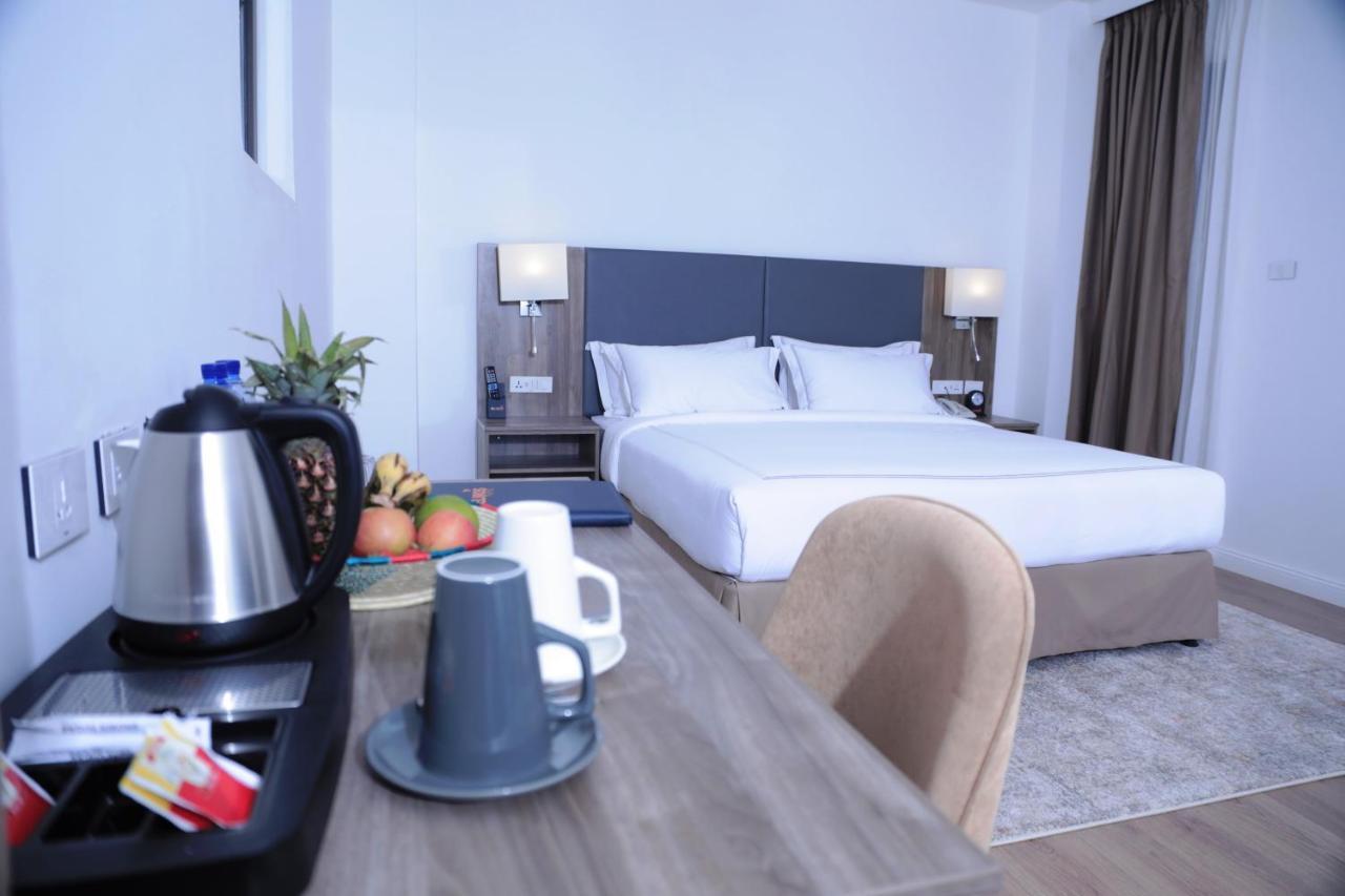 Elmos Hotel Addis Abeba Buitenkant foto